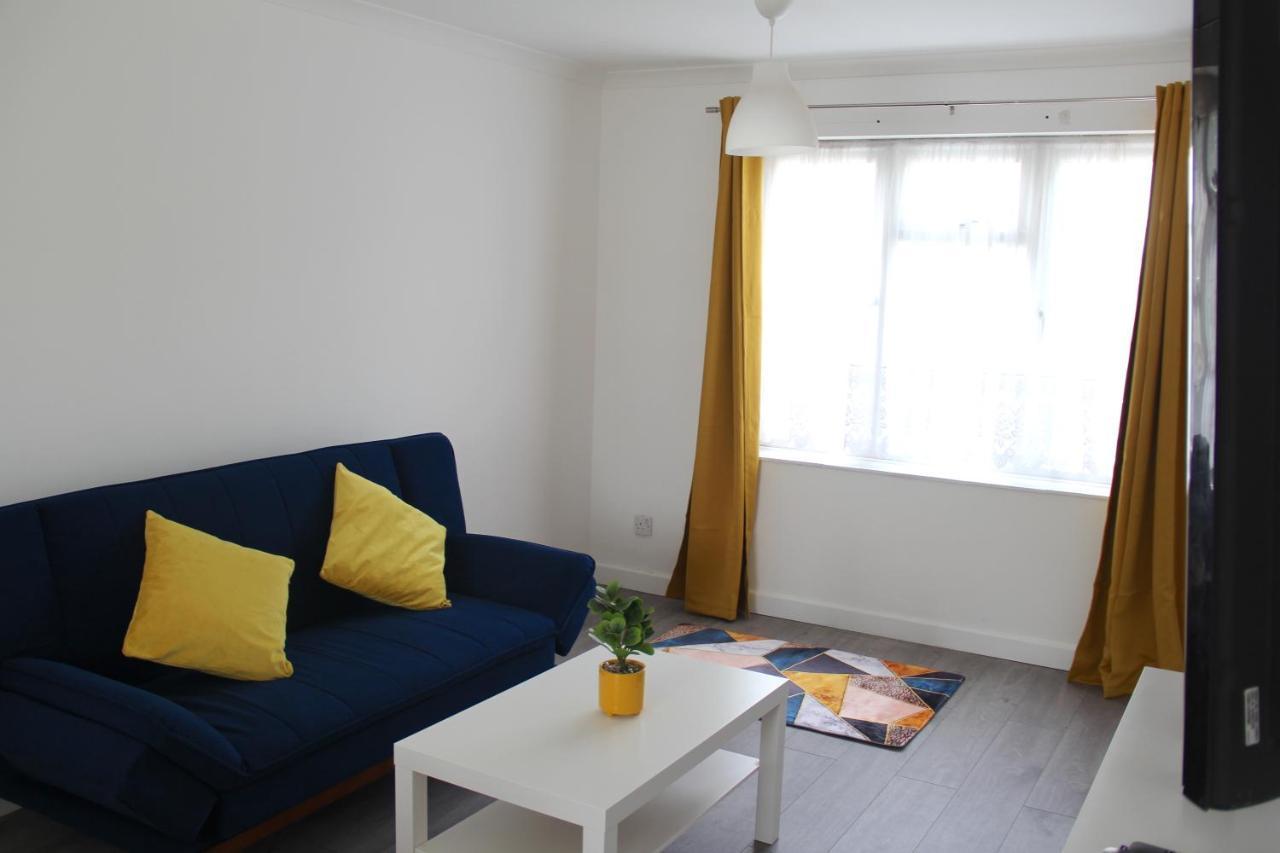 Coolfin House-Close To Excel, Contractors, Relocators, Paid Parking Villa London Exterior photo